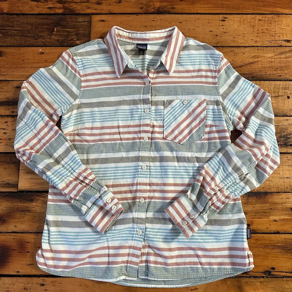 Patagonia women’s size 8 Heywood flannel button down